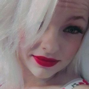 Meet your Posher, Lily